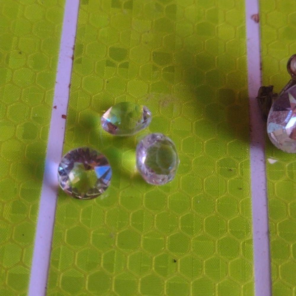 Ring/Lab Diamonds/Pin - Picture 2 of 5